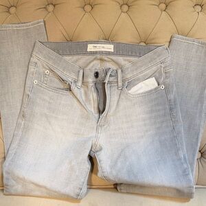 GAP Women's Skinny Jeans in Light Gray